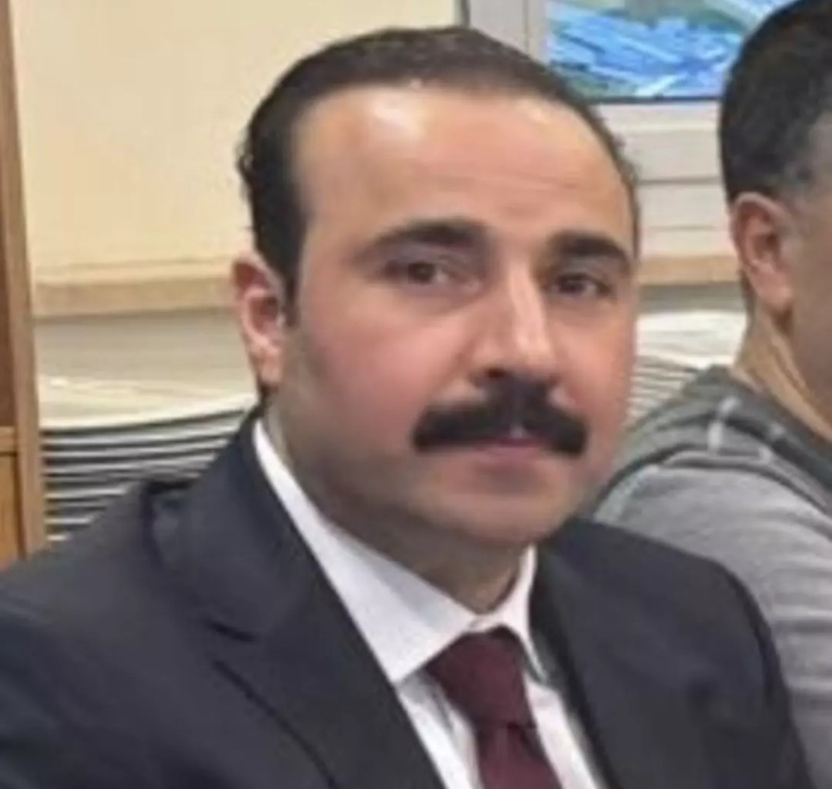 Mardin’in Artuklu ilçesinde konakladığı otel odasında başından silahla vurulmuş halde