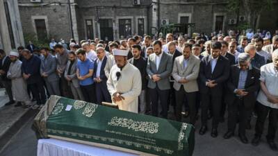 - AK Parti Genel Başkan Yardımcısı Fatma Betül Sayan Kaya:
-