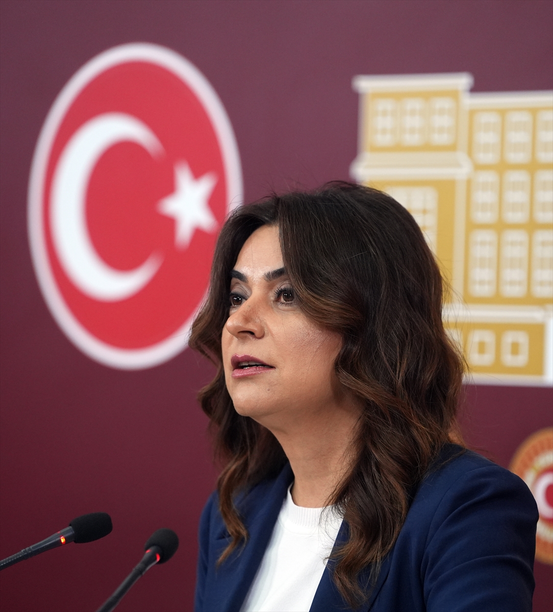 - "(Terörsüz Türkiye çalışmalarıyla ilgili TBMM'de kurulması planlanan komisyon) Komisyon