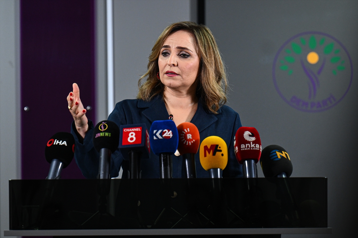 - "DEM Parti olarak İmralı Adası'na gitmek üzere hazırlık yapıyoruz.