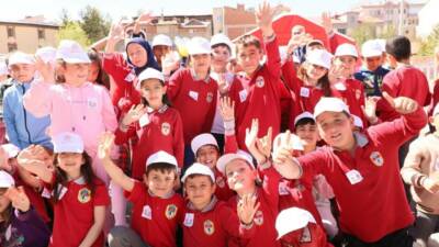 Yaz tatilinde eksiklerini tamamlamak, sınavlara hazırlanmak ve öğrenmeye devam etmek