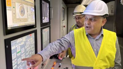 - Türkiye'nin Sofya Büyükelçisi Mehmet Sait Uyanık:
- "Firmalarımız Bulgaristan'da birçok