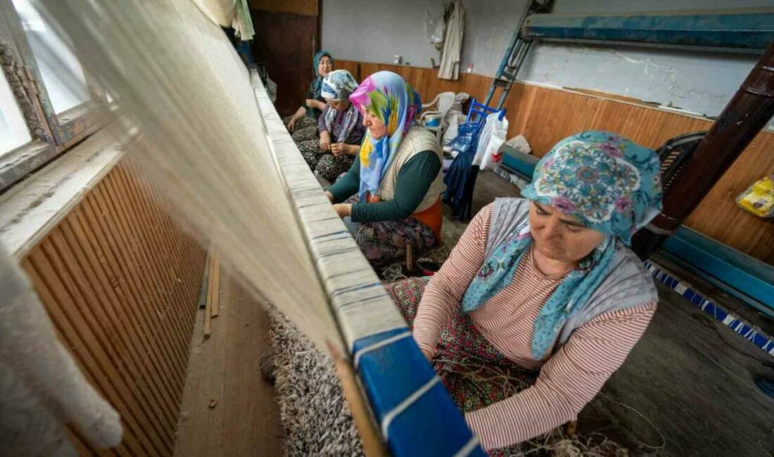 Manisa’nın Demirci ilçesinde dünyanın bir çok ülkesine ihraç edilen el