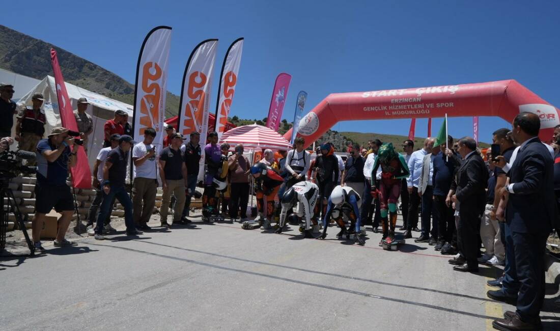Erzincan Valiliği koordinasyonunda Erzincan Ergan Dağı Kayak Merkezi’nde düzenlenen Dünya