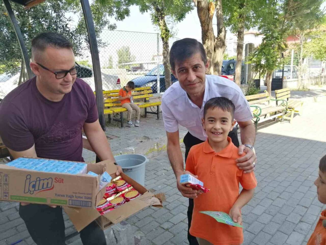 Manisa’nın Selendi ilçesinde Süt Üreticileri Birliği tarafından “Dünya Süt Günü”