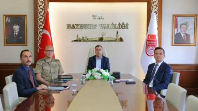 Bayburt Valisi Mustafa Eldivan, video konferans sistemiyle(VKS) gerçekleştirilen Düzensiz Göçle