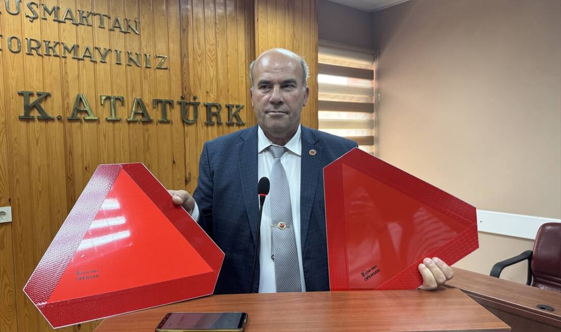 - Edirne İl Genel Meclisi’nde konuşan CHP’li üye Tunay Aslan,