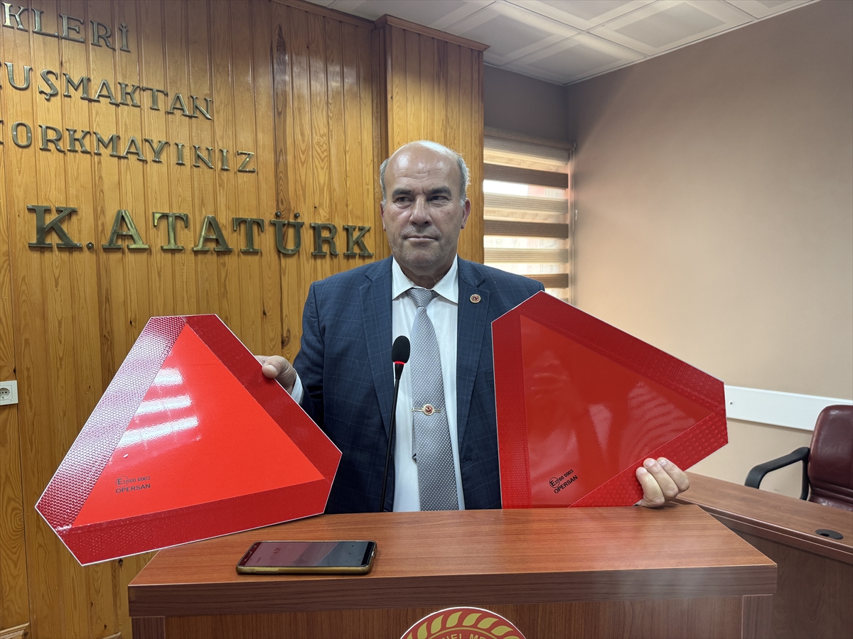 - Edirne İl Genel Meclisi’nde konuşan CHP’li üye Tunay Aslan,