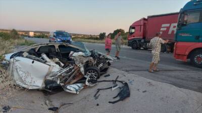 EDİRNE (AA) – Edirne’de Hamzabeyli Sınır Kapısı yolunda park halindeki