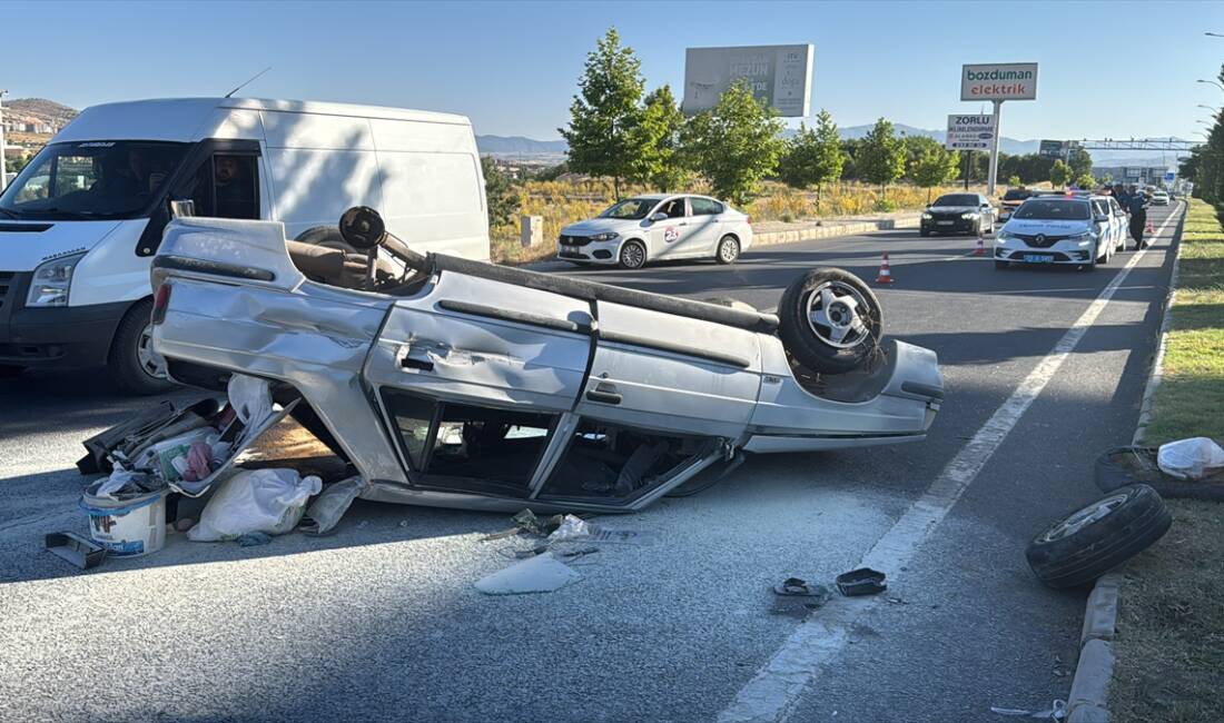 ELAZIĞ (AA) – Elazığ’da beton mikseri ile otomobilin çarpışması sonucu
