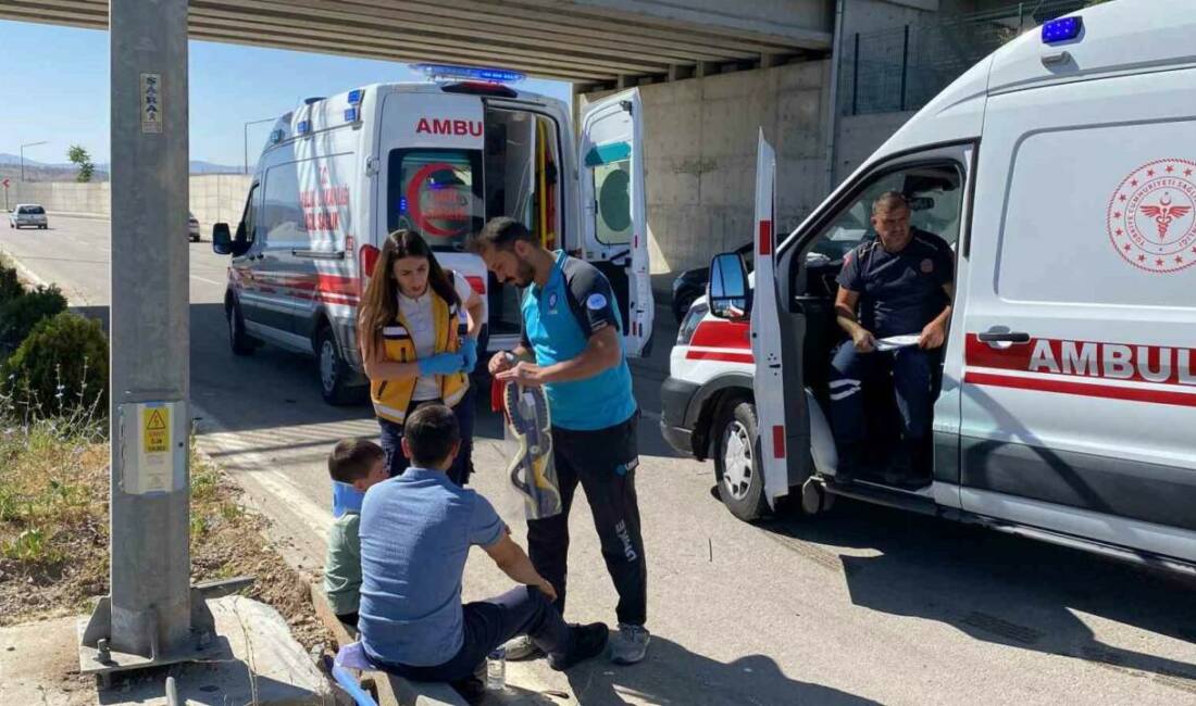 Elazığ’da yolun karşısına geçen otomobil zincirleme kazaya neden oldu. Kazada