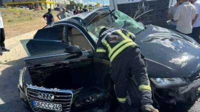 Elazığ’da kamyon ile otomobilin çarpışması sonucu meydana gelen kazada, 2