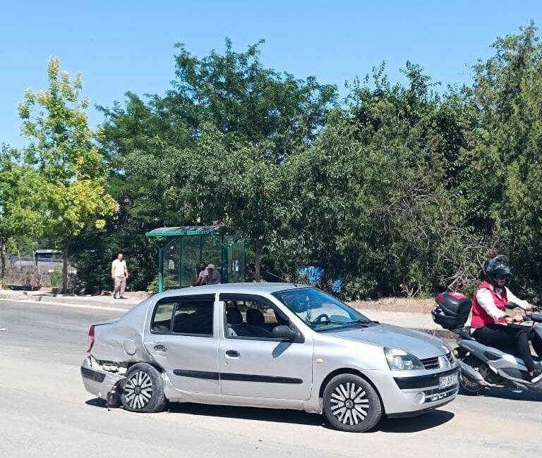 Elazığ’da meydana gelen trafik kazasında biri çocuk 3 kişi yaralandı.