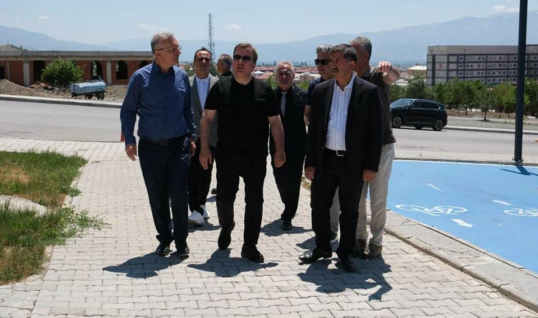 Erzincan Valisi Hamza Aydoğdu, Belediye Başkanı Bekir Aksun, Erzincan Binali