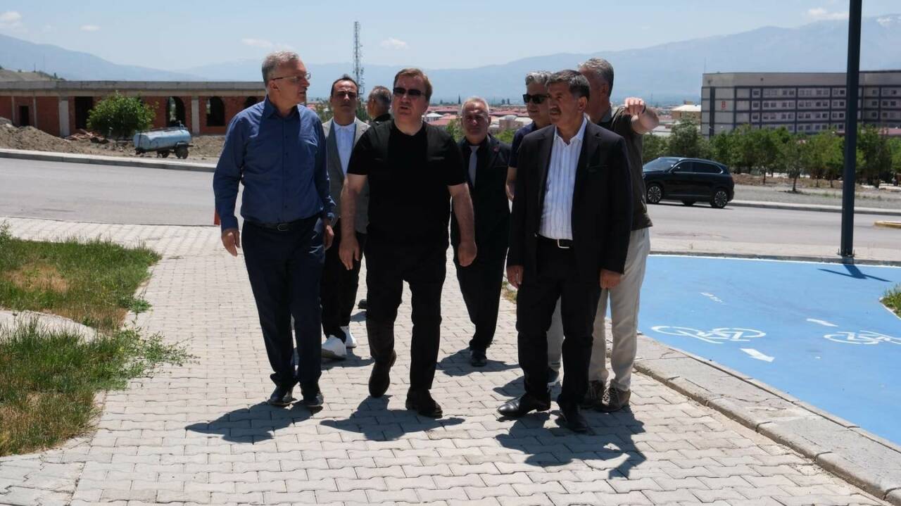 Erzincan Valisi Hamza Aydoğdu, Belediye Başkanı Bekir Aksun, Erzincan Binali