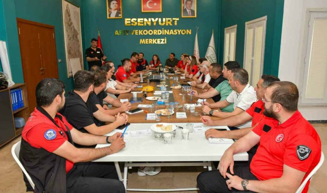 Esenyurt Belediyesi ev sahipliğinde düzenlenen Afet Bilinci Farkındalık Eğitmen Eğitimi