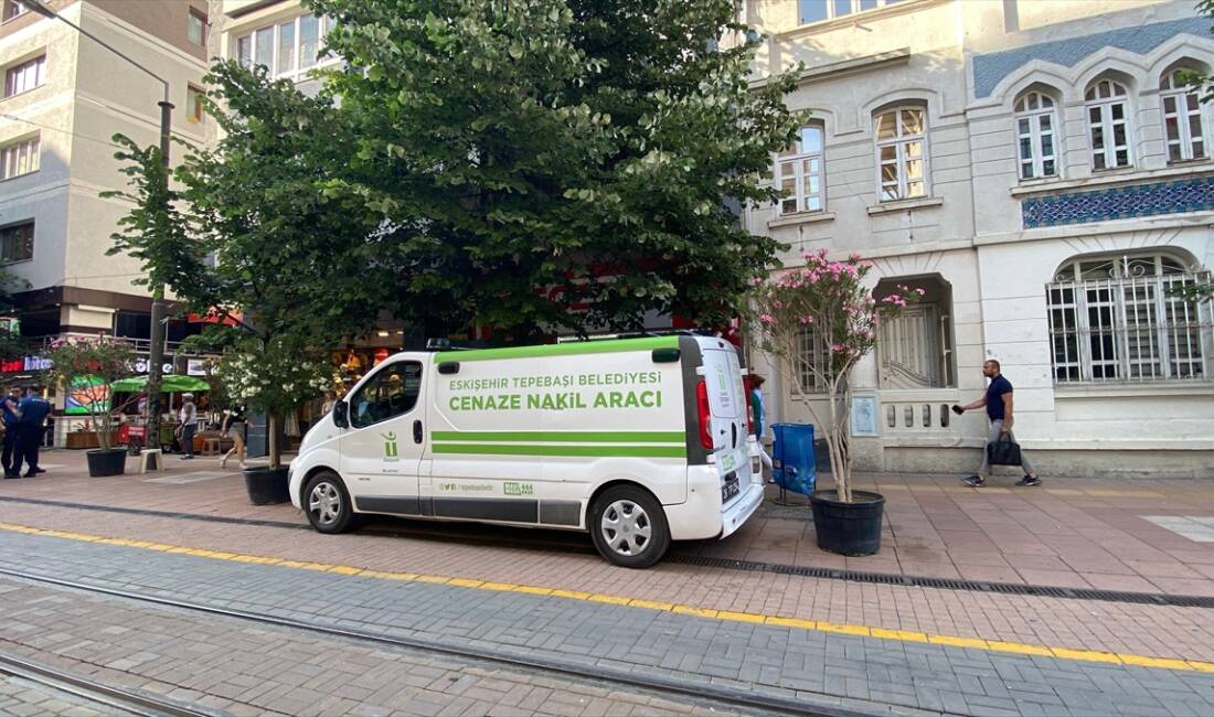 ESKİŞEHİR (AA) – Eskişehir’in Tepebaşı ilçesinde yalnız yaşayan 58 yaşındaki