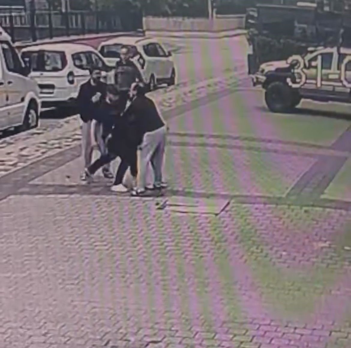 Bursa’da meydana gelen hırsızlık girişimi mahalleliyi ayağa kaldırdı. İddiaya göre