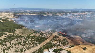 Çanakkale’nin Ezine ilçesindeki orman yangını kontrol altına alındı. Yangında ilk