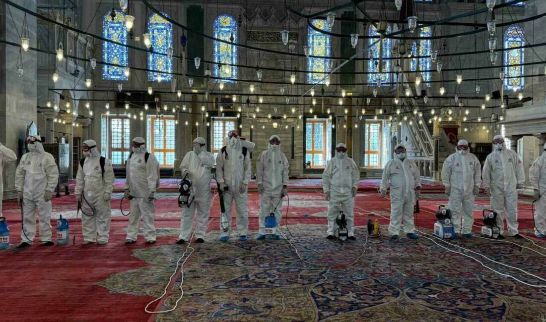 Fatih Belediyesi ekipleri tarafından Kurban Bayramı hazırlıkları çerçevesinde Fatih Camii’nde