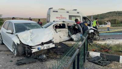 Yozgat’ta iki otomobilin karıştığı trafik kazasında evli çift hayatını kaybetti,