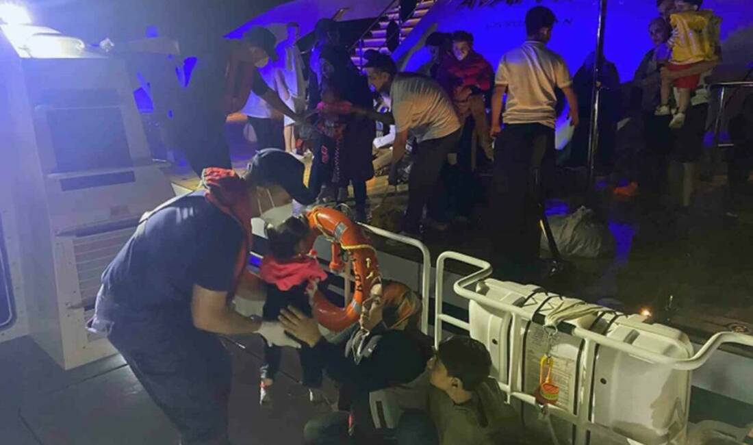 Muğla’nın Fethiye ilçesi açıklarında bindikleri lastik botun arızalanması üzerine sürüklenen