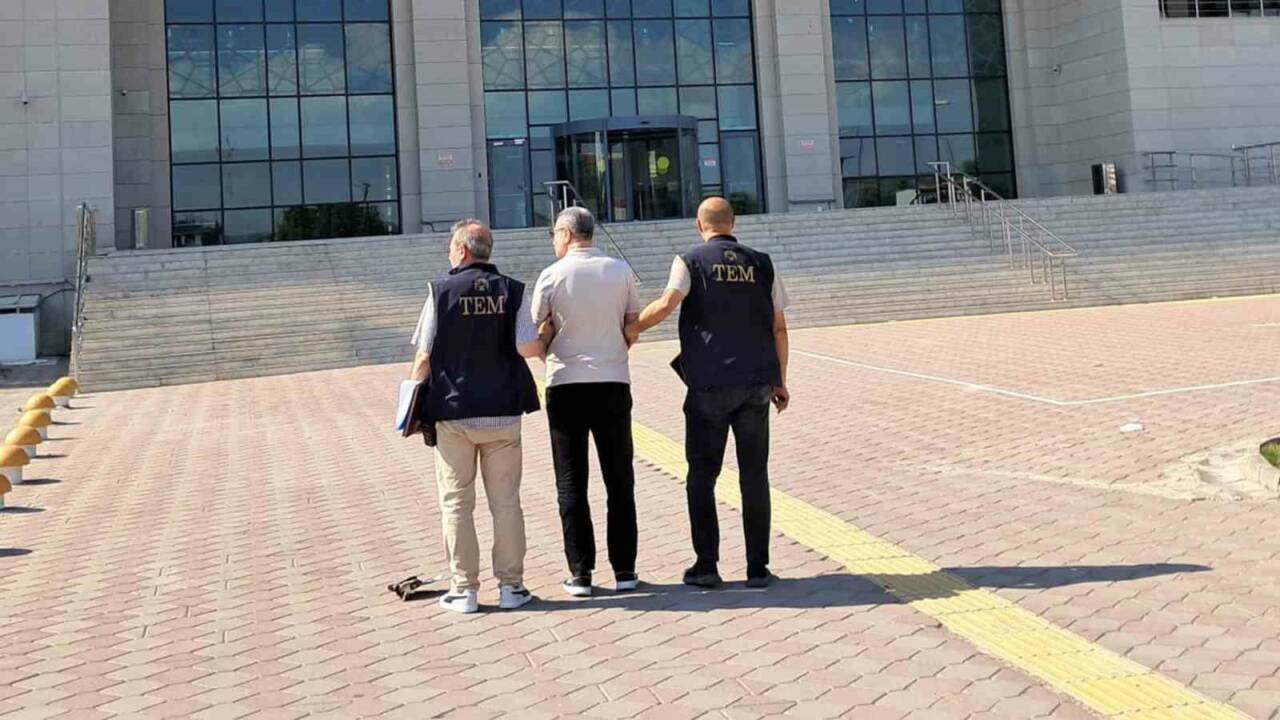 Kırıkkale’de hakkında kesinleşmiş hapis cezası bulunan FETÖ firarisi, sahte kimlikle