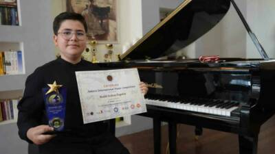 Gaziantep’te “piyanonun genç yeteneği” olarak anılan 13 yaşındaki Hamit Erdem