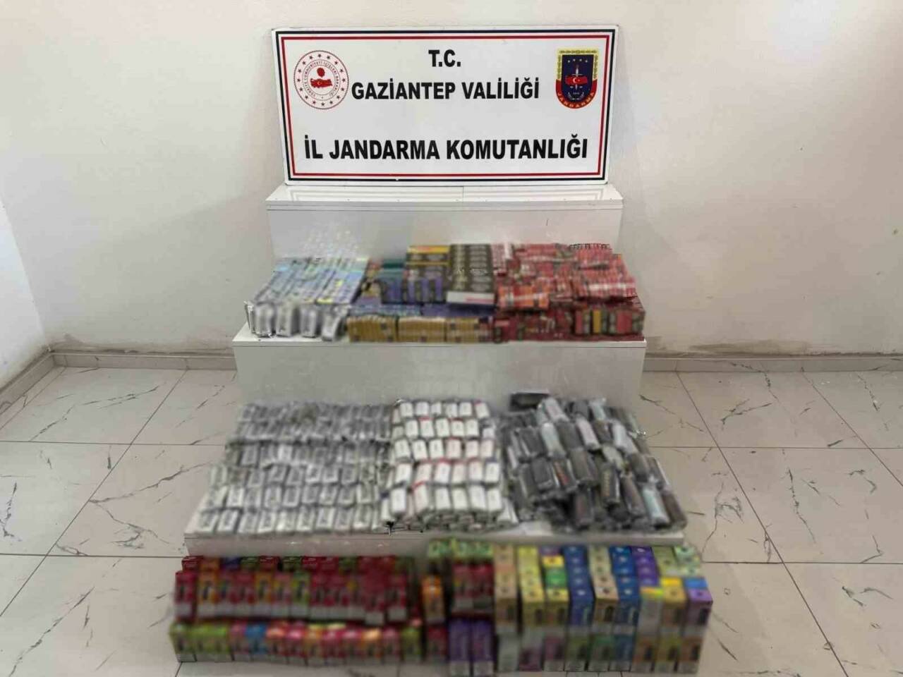 Gaziantep’te jandarma ekiplerinin bir iş yerine yaptığı operasyonda 2 milyon