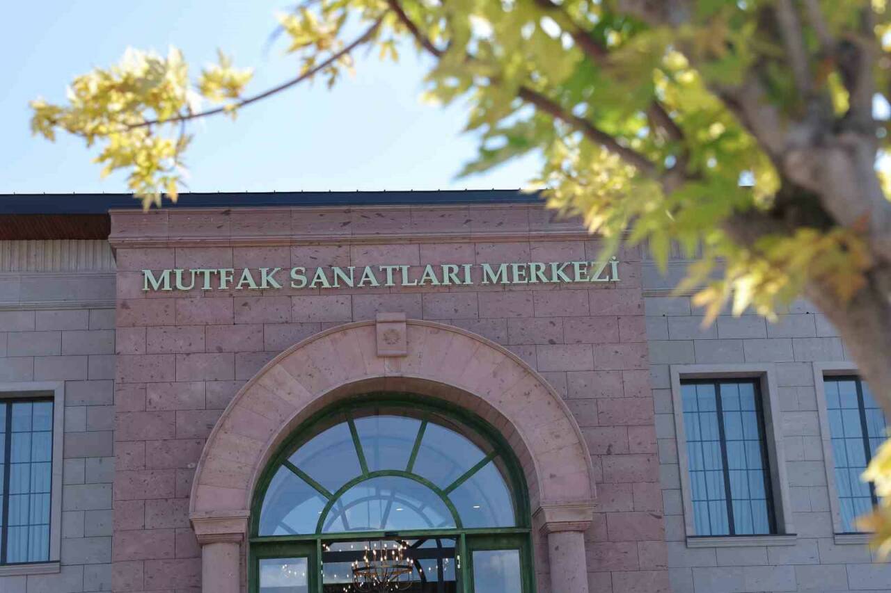 Kayseri Büyükşehir Belediye Başkanı Dr. Memduh Büyükkılıç, kentin gastronomi kalbi