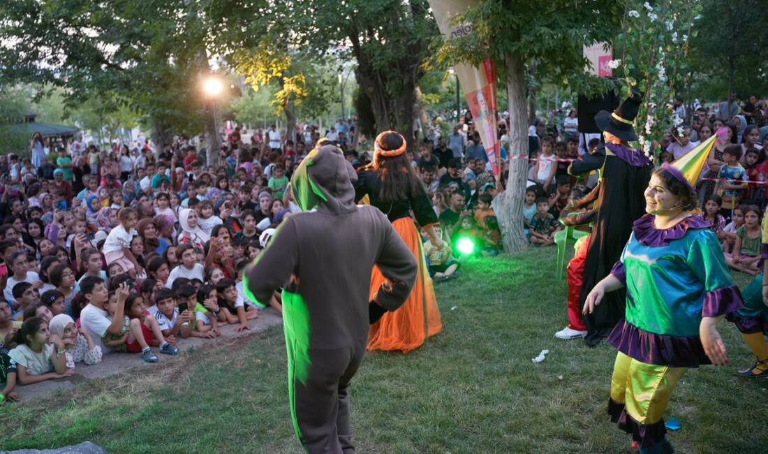 Diyarbakır Büyükşehir Belediyesinin düzenlediği 2. Gezici Çocuk Tiyatro Günleri kapsamında