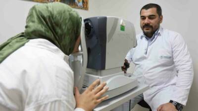 Göz Hastalıkları Uzmanı Dr. Faiq Cebrayilov, vatandaşların güneşten korunmak için