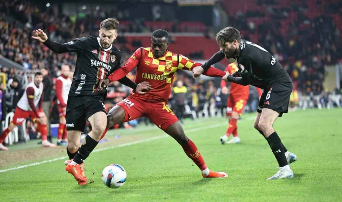 Göztepe, Belçika ekiplerinden Anderlecht’in, Anthony Dennis için yaptığı 3.3 milyon