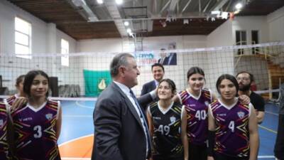 - Gençlik ve Spor Bakanı Osman Aşkın Bak:
"Çocuk ve gençlerimizin