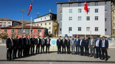 Hakkari’de ekmeğe yapılan yüzde 20 zamma muhtarlardan tepki geldi. Hakkari