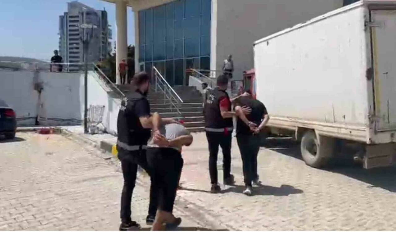 Hatay’ın Antakya ve İskenderun ilçesinde çeşitli suçlar nedeniyle aranan 4kişi