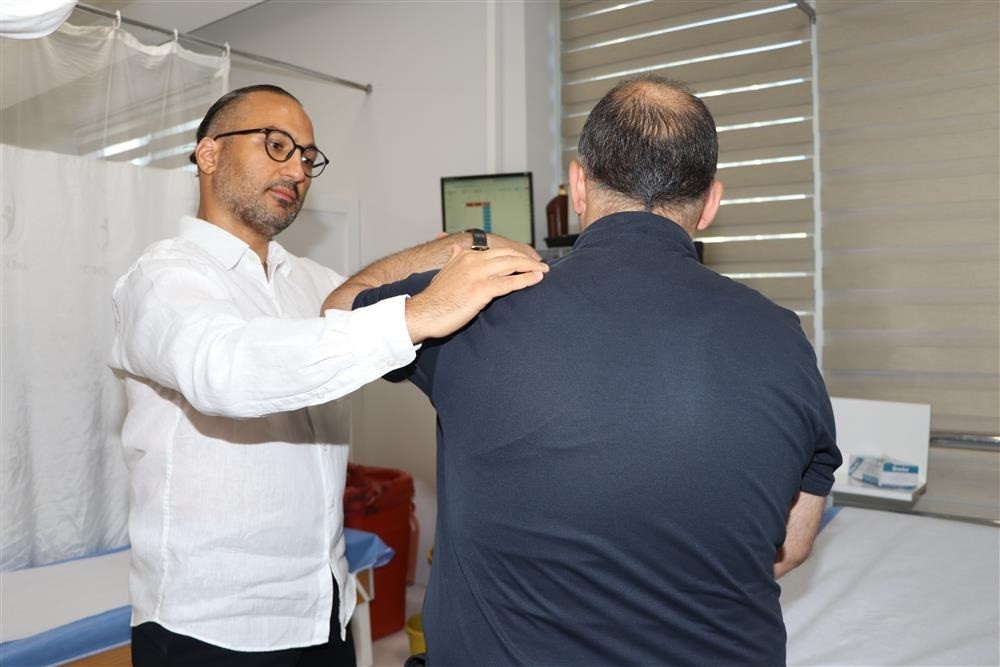 Algoloji Uzmanı Doç. Dr. Erkan Özduran, miyofasiyal ağrı sendromunun tedavisinde