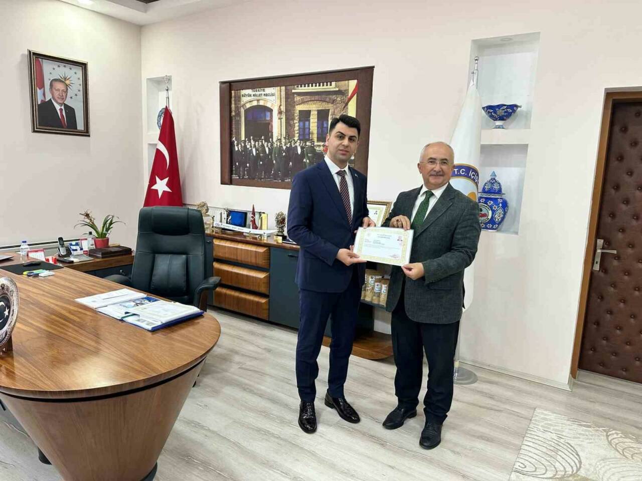 Hisarcık Kaymakamı Muhammed Samet Bahar, milli eğitimde başarılı olan yönetici