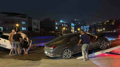 Hatay’ın İskenderun ilçesinde iki otomobilin karıştığı trafik kazasında 4 kişi