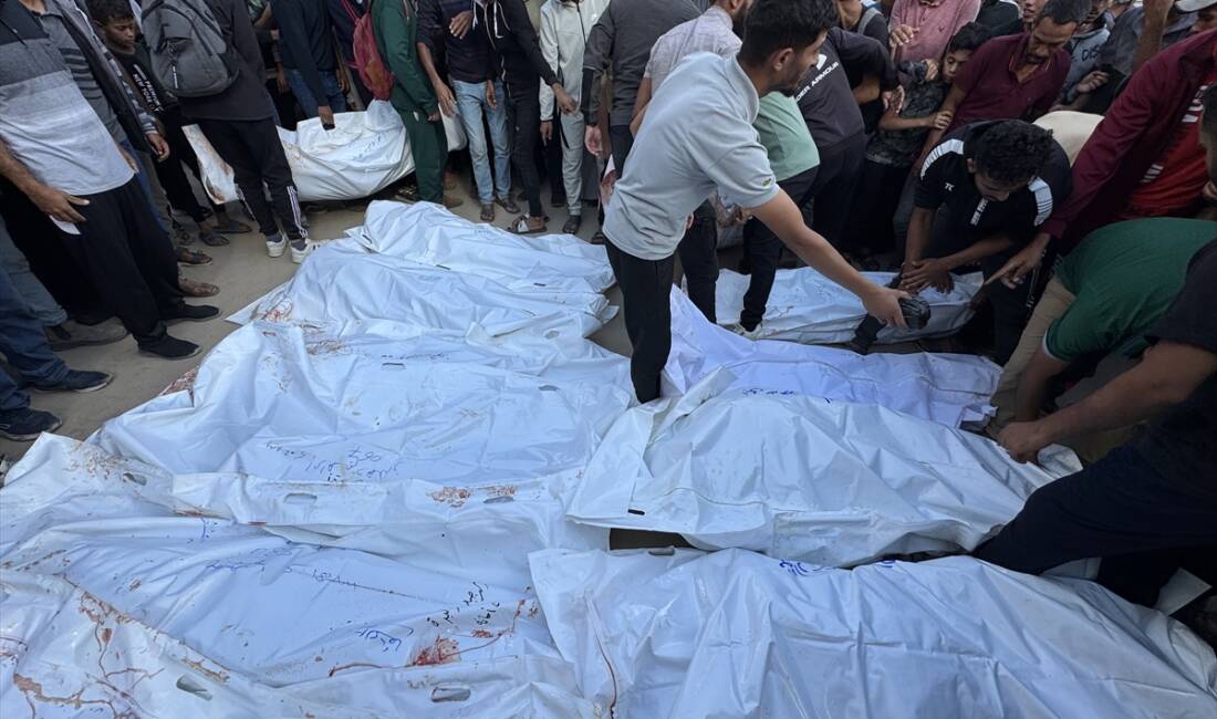 - İsrail ordusu, bombardıman altındaki Gazze’de hem yardım girişini engelleyerek