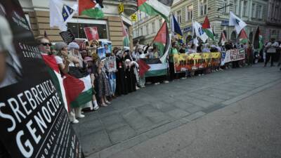 SARAYBOSNA (AA) – Bosna Hersek’in başkenti Saraybosna’da İsrail’in Gazze’ye düzenlediği