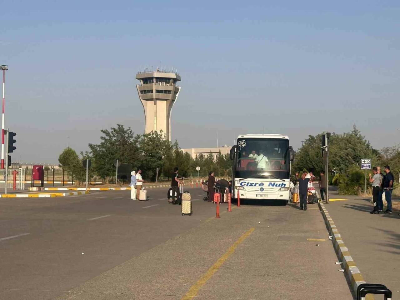 İsrail ile İran arasında savaş uçakların rotasını da değiştirdi. İstanbul’dan