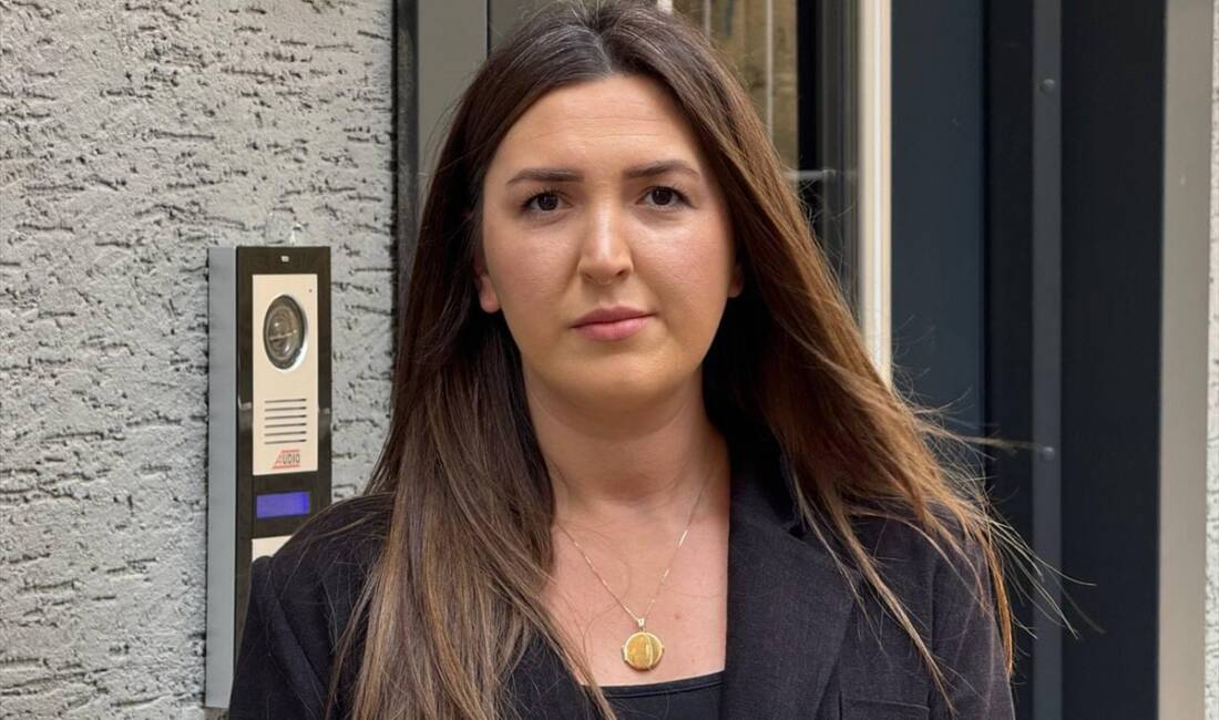 - Şüpheli 2 kadının yüzlerini kapatarak binaya girmesi ve ayrılması