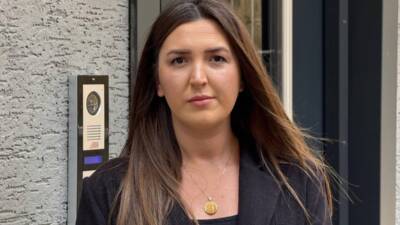 - Şüpheli 2 kadının yüzlerini kapatarak binaya girmesi ve ayrılması