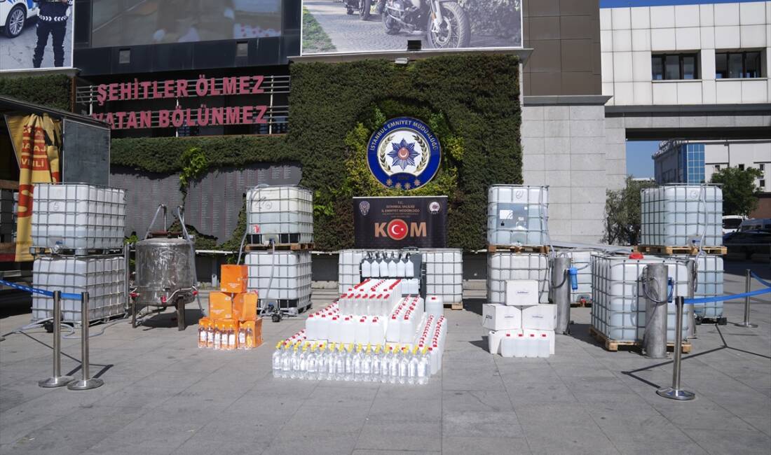 İSTANBUL (AA) – İstanbul’da düzenlenen sahte içki operasyonlarında 9 şüpheli