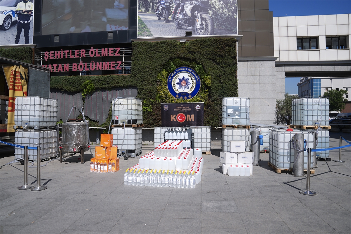 İSTANBUL (AA) – İstanbul’da düzenlenen sahte içki operasyonlarında 9 şüpheli