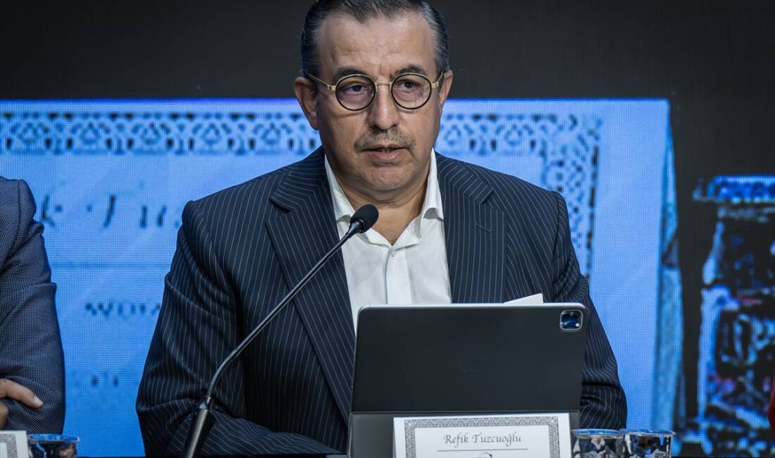 - Oyuncu Deniz Uğur:
- "Sanatçının bir entelektüel seviyesi ve çok