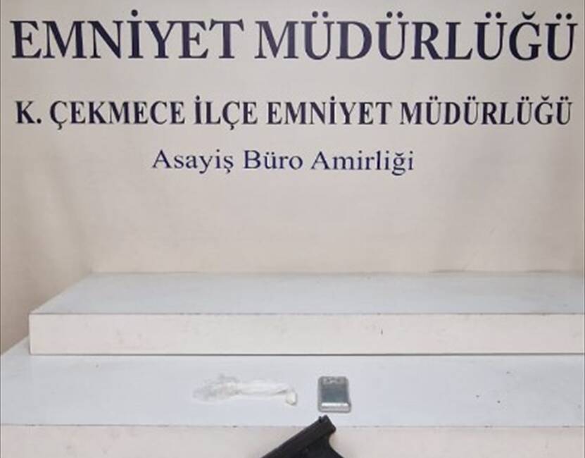İSTANBUL (AA) – İstanbul’da gerçekleştirilen uyuşturucu operasyonunda 5 şüpheli gözaltına