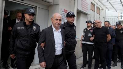 İSTANBUL (AA) – İstanbul merkezli 4 ayrı yolsuzluk soruşturmasında gözaltına