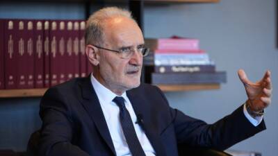 - "Kısa vadede finansman maliyetleri aşağıya doğru çekilmeli. Finansmana erişimle